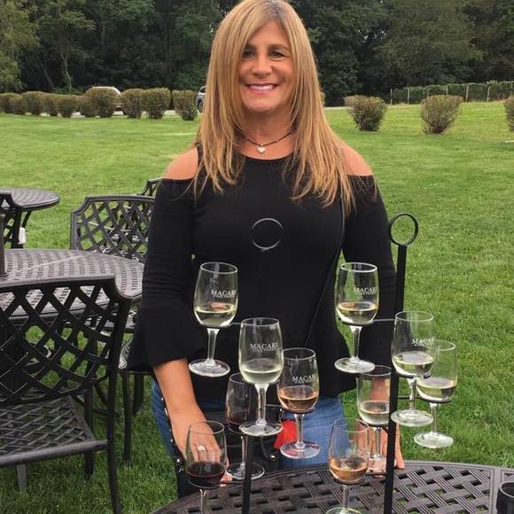 Meet your Posher, Lori - Picture 1 of 1